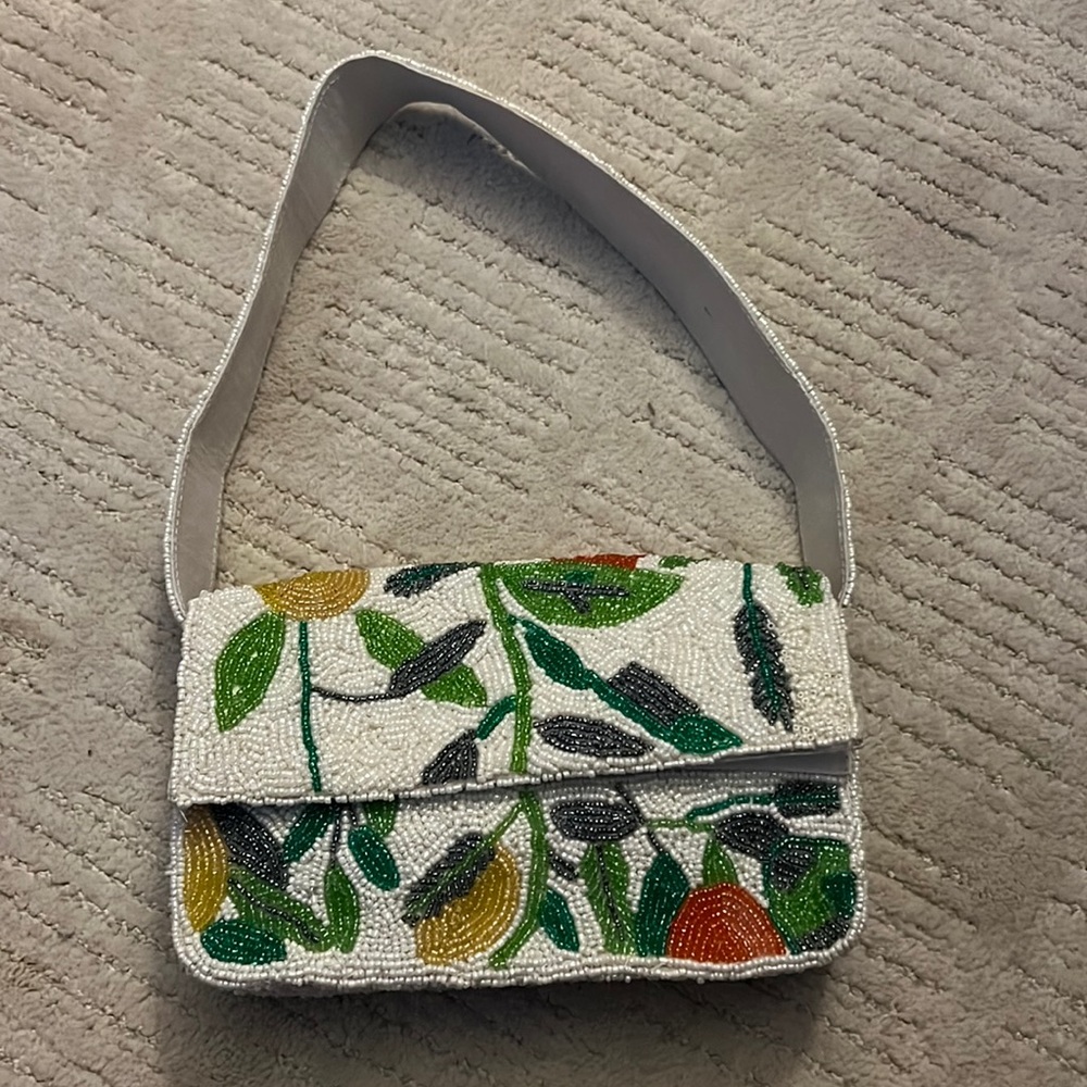 LULU BEADED BAG.
